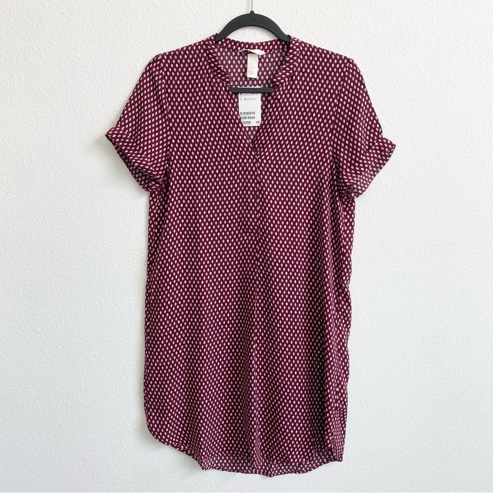 H&M Women's Burgundy Dot Print V-Neck Short Sleeve Tunic Dress